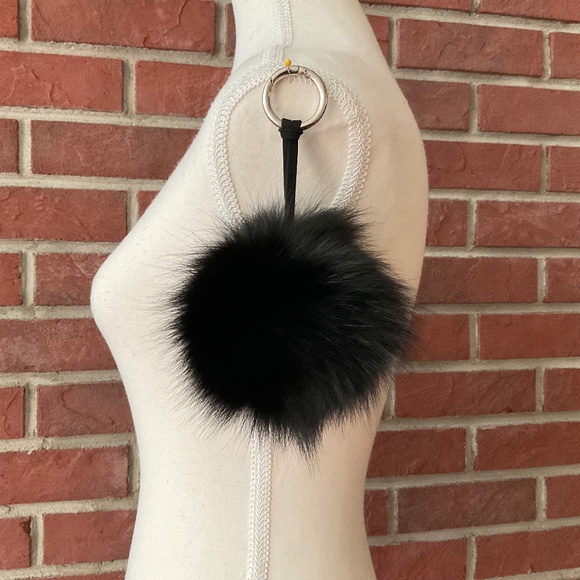 Genuine Black  Fox Fur Pom Pom Keychain Keyring Bag Purse Charm NWOT - Picture 1 of 8